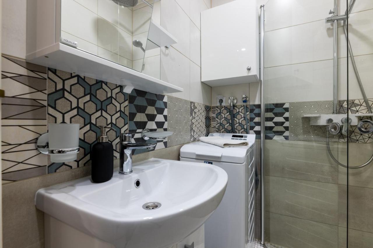 Brand New, Cozy And Quiet 1 Bedroom Apartment, Free Parking Талин Екстериор снимка