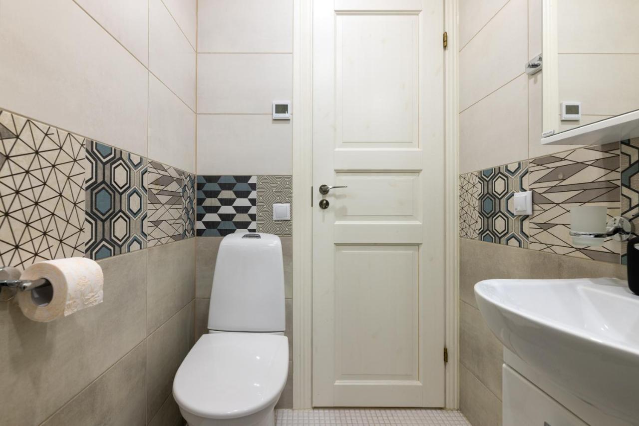 Brand New, Cozy And Quiet 1 Bedroom Apartment, Free Parking Талин Екстериор снимка